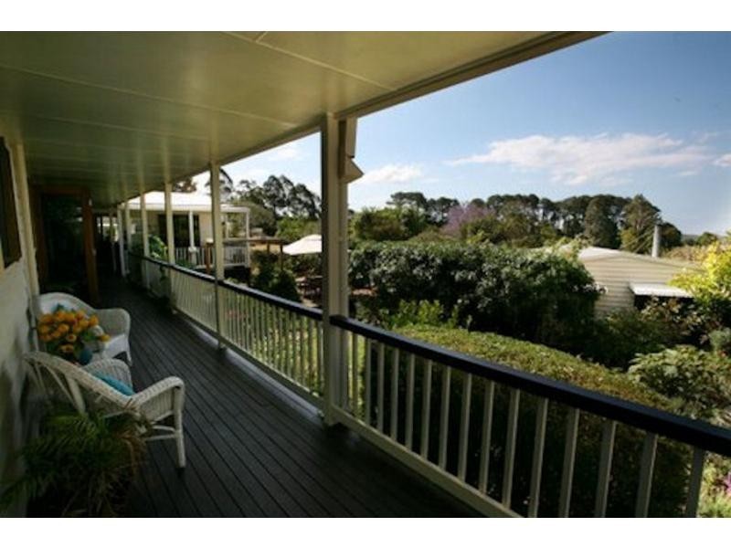 97 Flaxton Drive, Mapleton QLD 4560