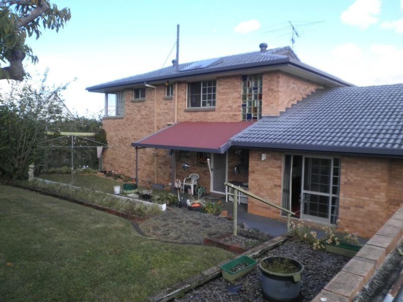 17 Warruga Street, Mapleton QLD 4560