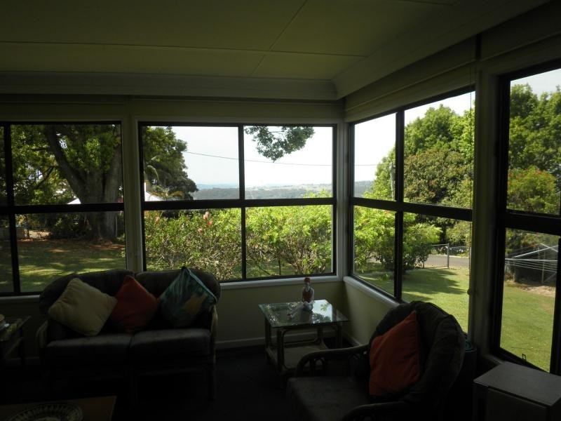 32 Post Office Road, Mapleton QLD 4560