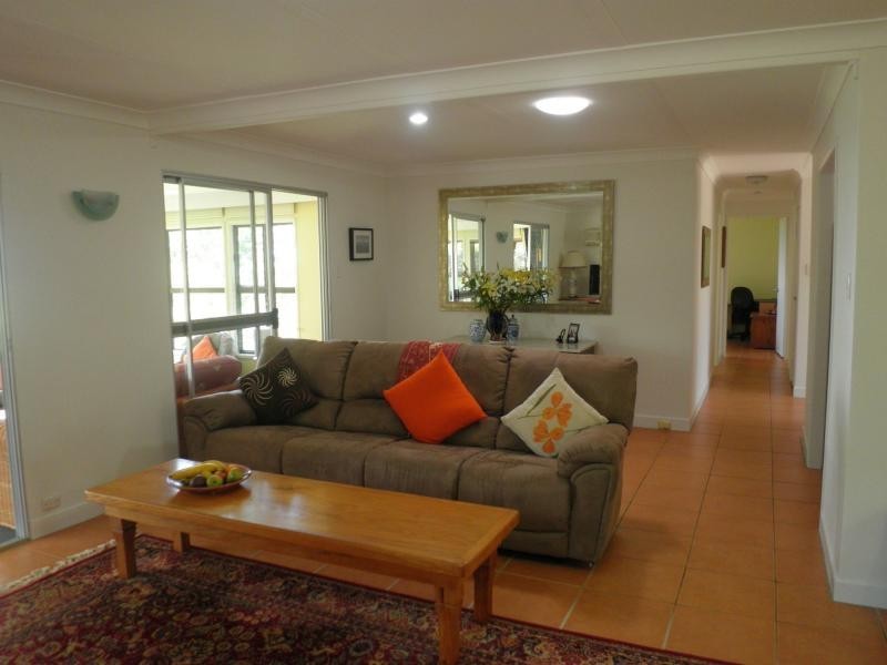 32 Post Office Road, Mapleton QLD 4560