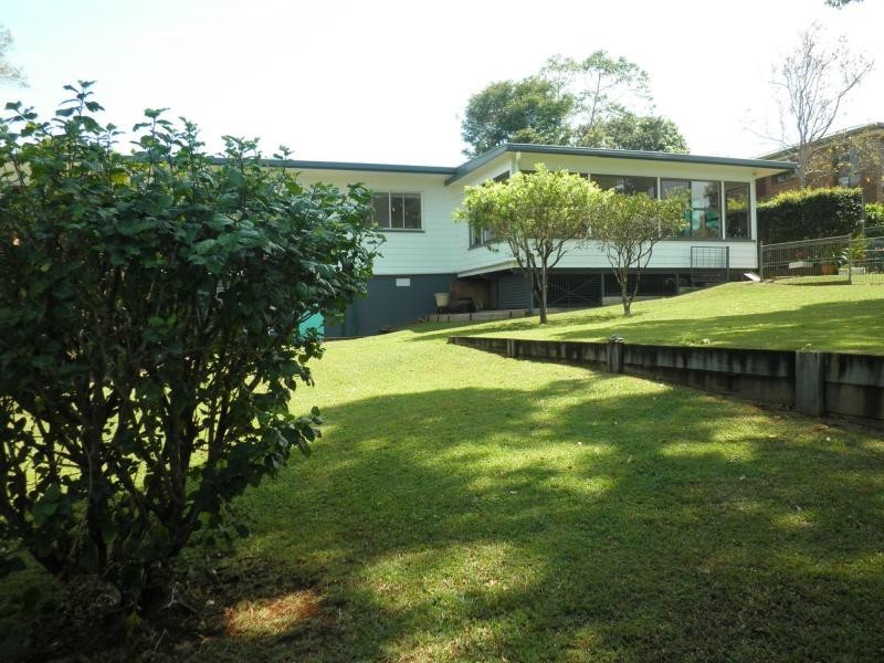 32 Post Office Road, Mapleton QLD 4560