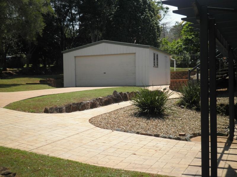 32 Post Office Road, Mapleton QLD 4560