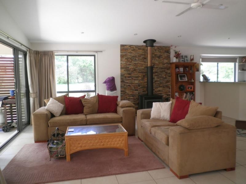 15 Meadowood Rise, Mapleton QLD 4560