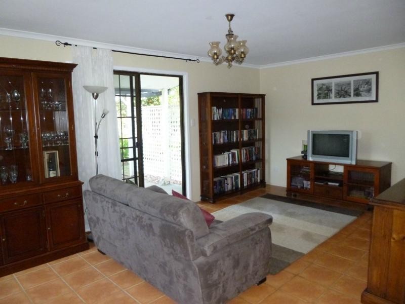 2 Karri Court, Mapleton QLD 4560