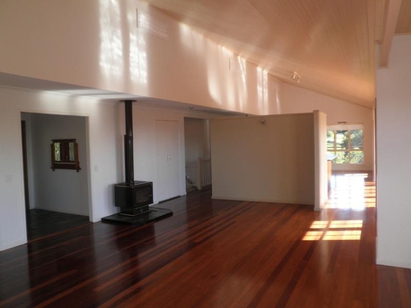 36 Crystal Street, Mapleton QLD 4560