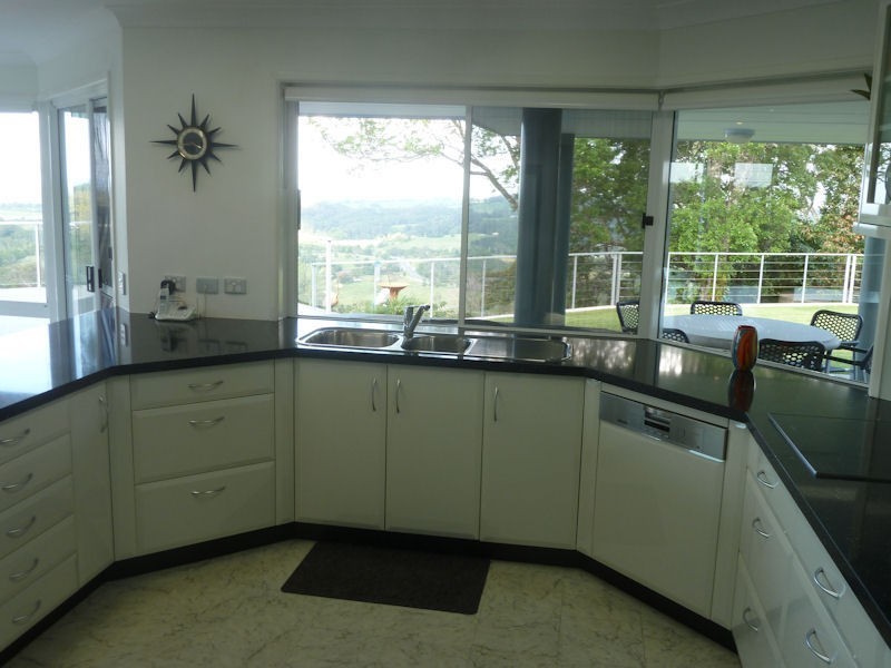 32 Rainbow Park Drive, Mapleton QLD 4560