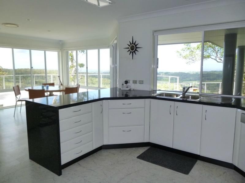 32 Rainbow Park Drive, Mapleton QLD 4560