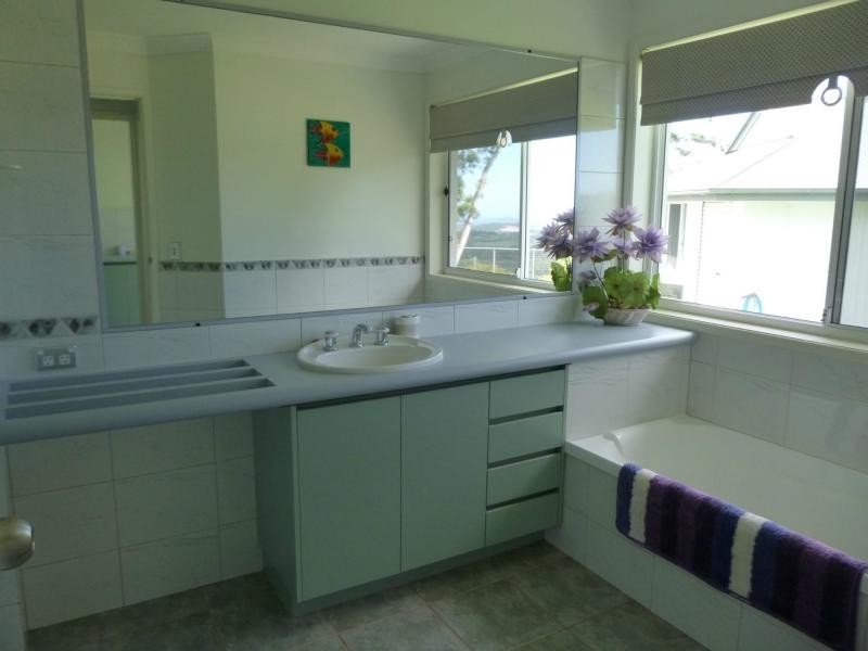 32 Rainbow Park Drive, Mapleton QLD 4560