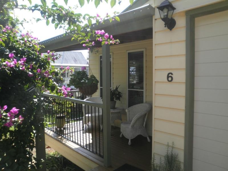 6 Lantana Lane, Mapleton QLD 4560