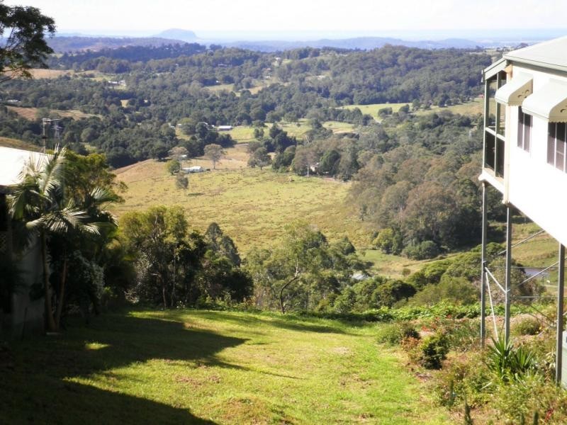 8 Lantana Lane, Mapleton QLD 4560