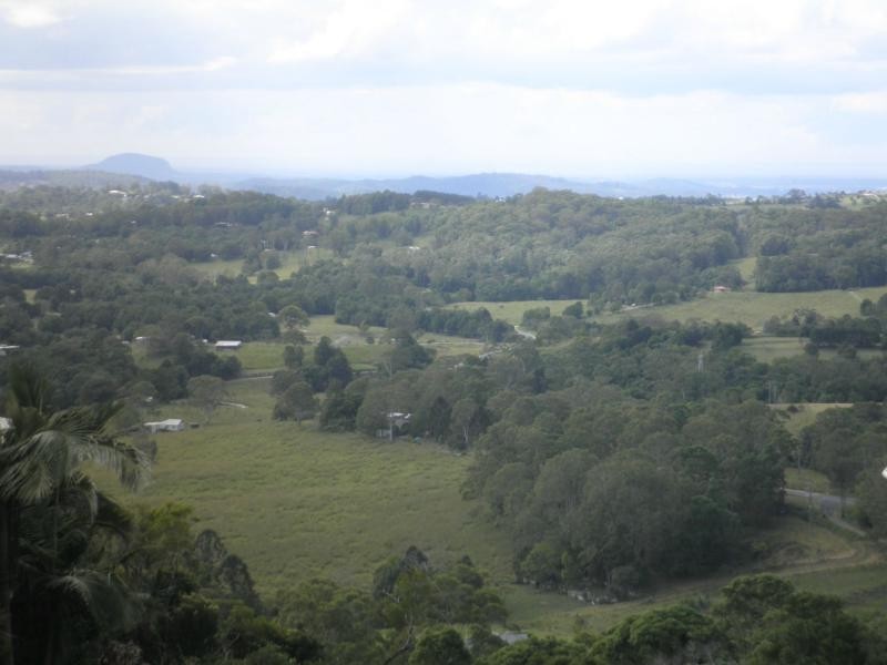 8 Lantana Lane, Mapleton QLD 4560