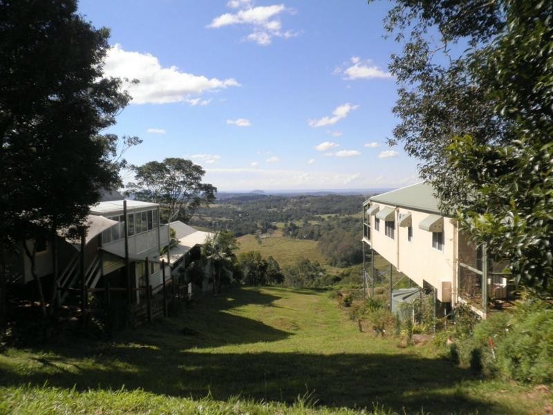 8 Lantana Lane, Mapleton QLD 4560