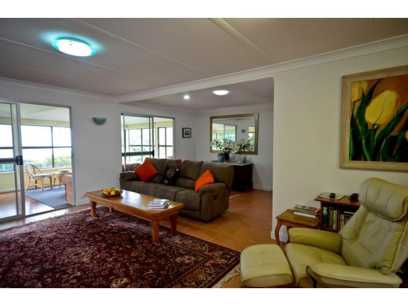 32 Post Office Road, Mapleton QLD 4560