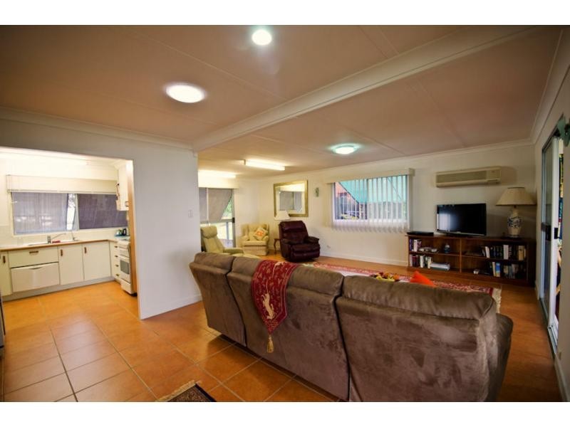 32 Post Office Road, Mapleton QLD 4560