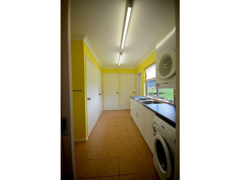 32 Post Office Road, Mapleton QLD 4560