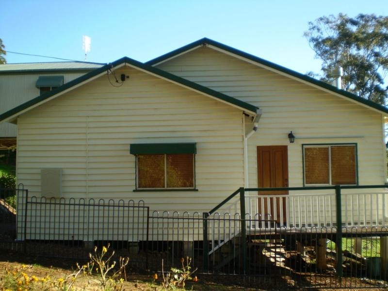 4 Lantana Lane, Mapleton QLD 4560