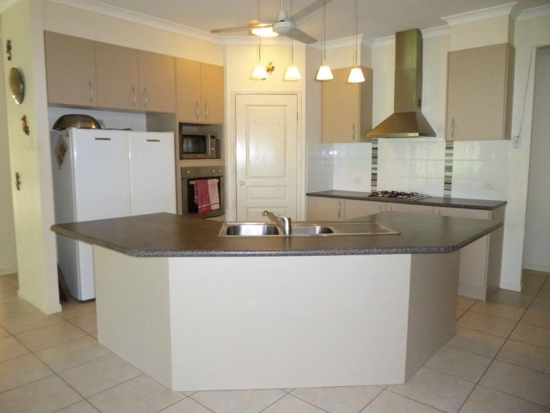 30 The Parkway Place, Mapleton QLD 4560
