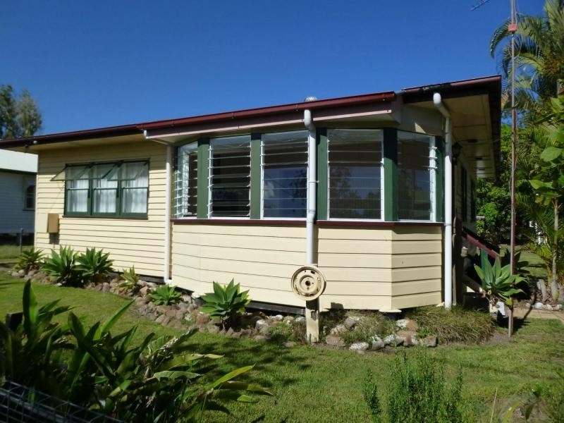 27 Railway Street, Yandina QLD 4561