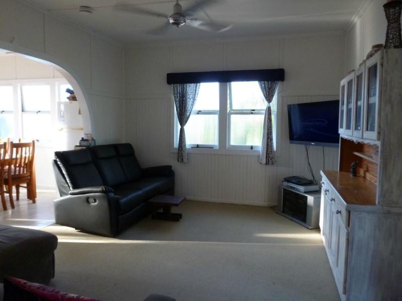 27 Railway Street, Yandina QLD 4561