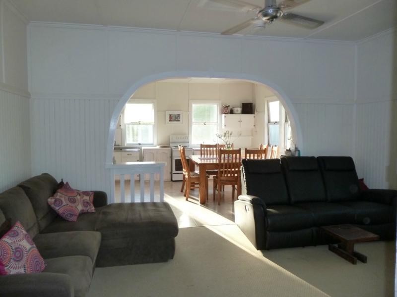 27 Railway Street, Yandina QLD 4561