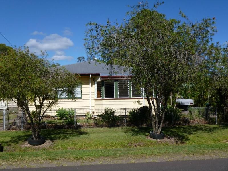 27 Railway Street, Yandina QLD 4561