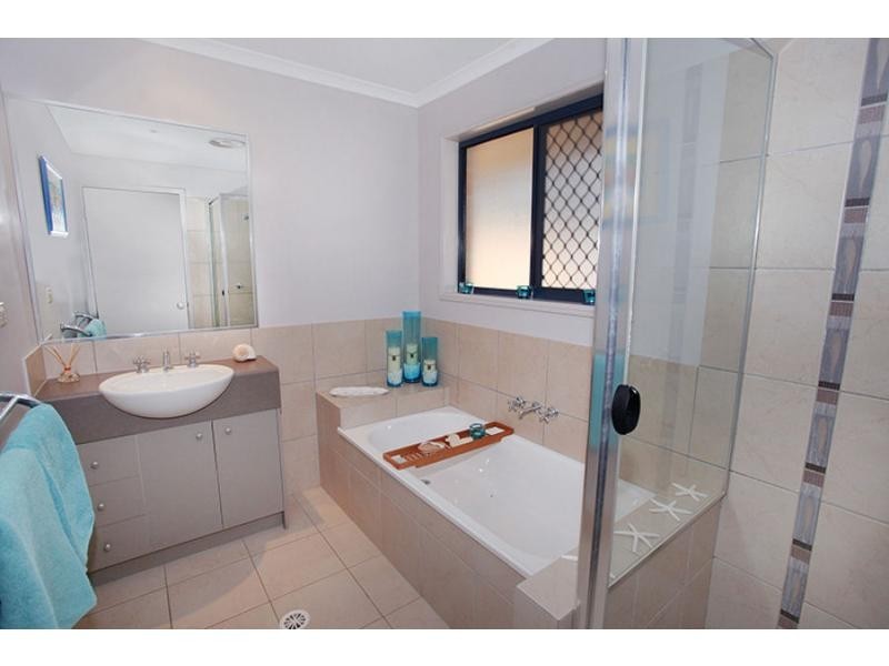 43 The Parkway Place, Mapleton QLD 4560