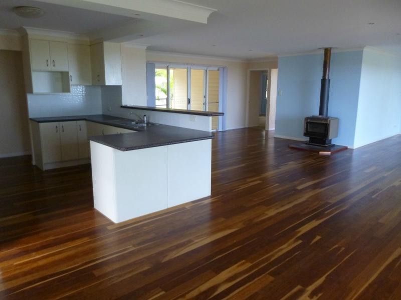 9 Maple Avenue, Mapleton QLD 4560