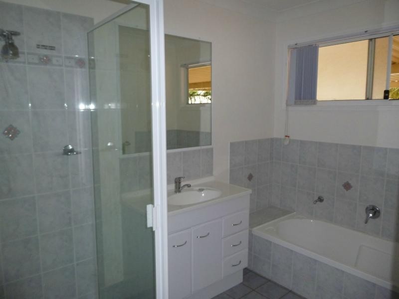 9 Maple Avenue, Mapleton QLD 4560