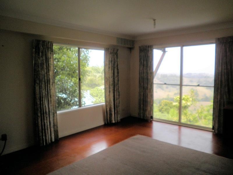 4 Maple Avenue, Mapleton QLD 4560