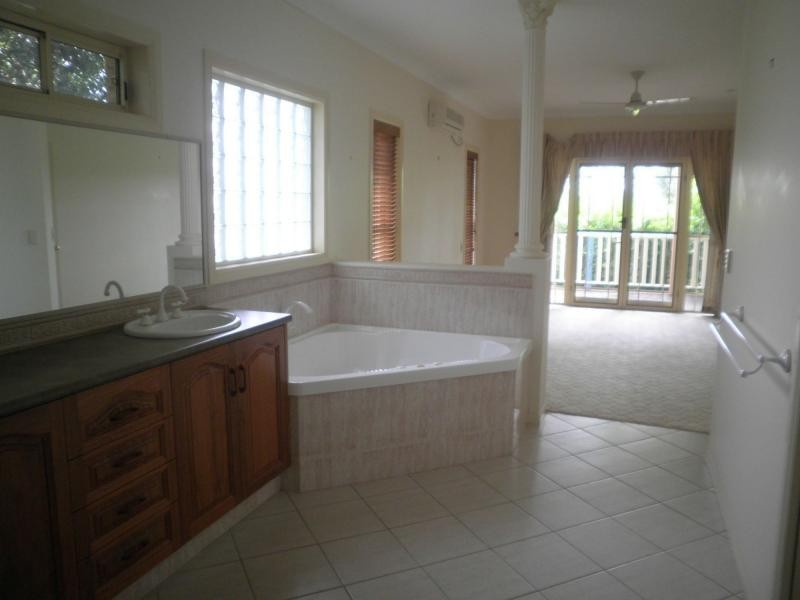 2A Murray Grey Drive, Mapleton QLD 4560