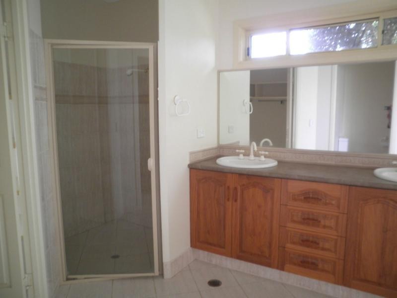 2A Murray Grey Drive, Mapleton QLD 4560