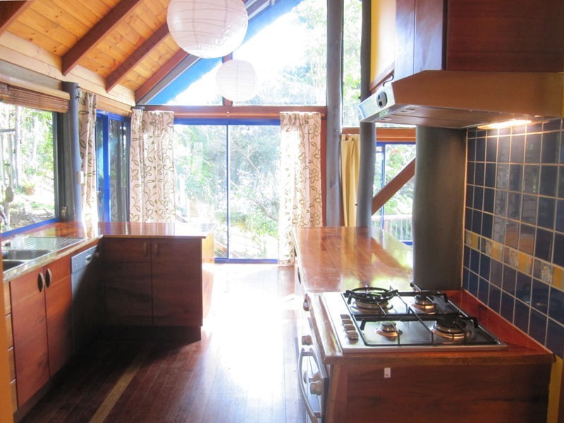 11 Crystal Street, Mapleton QLD 4560