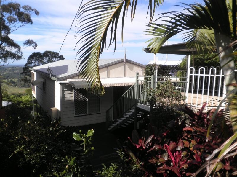 12 Lantana Lane, Mapleton QLD 4560