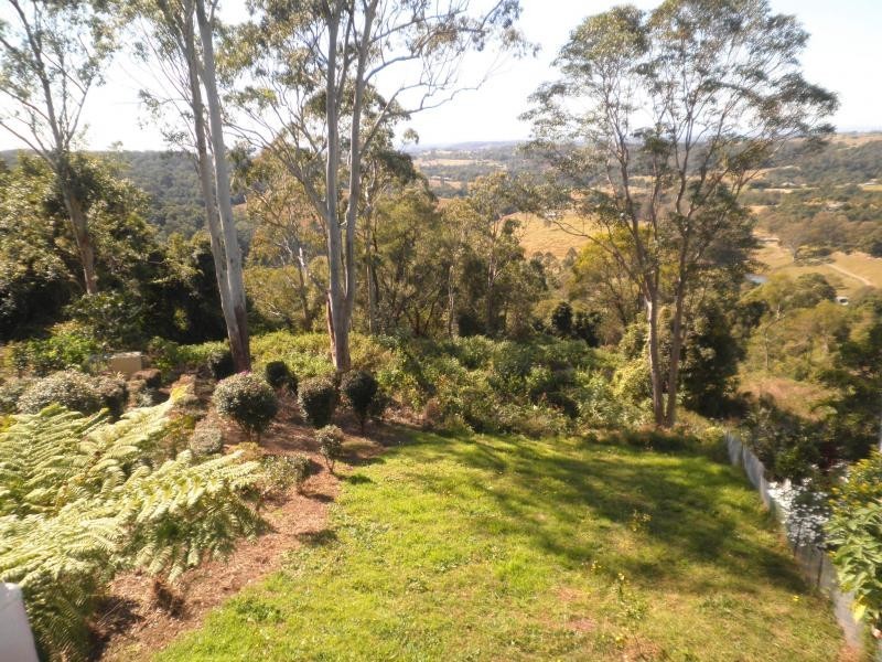 12 Lantana Lane, Mapleton QLD 4560