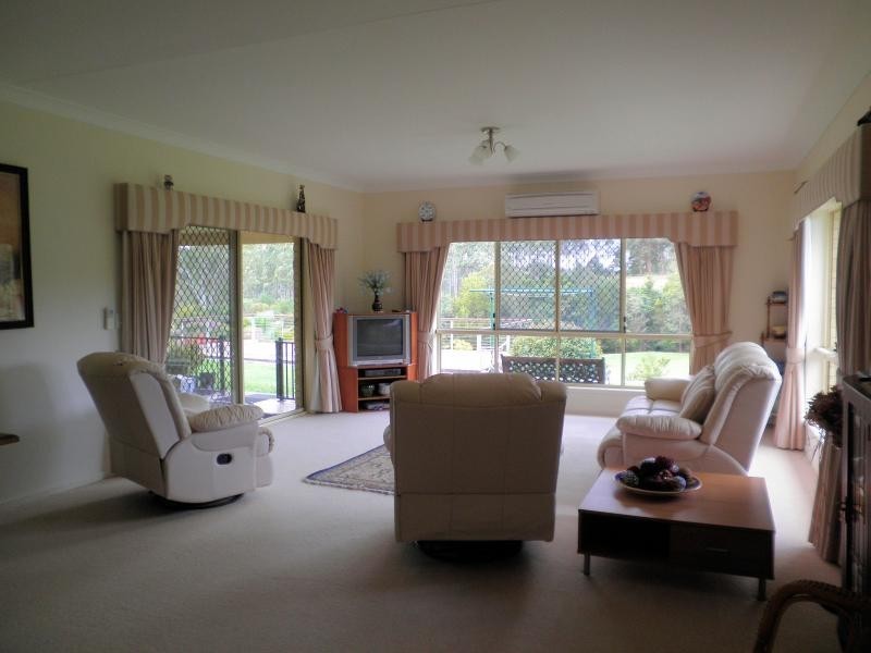 65 Spring Pasture Drive, Mapleton QLD 4560