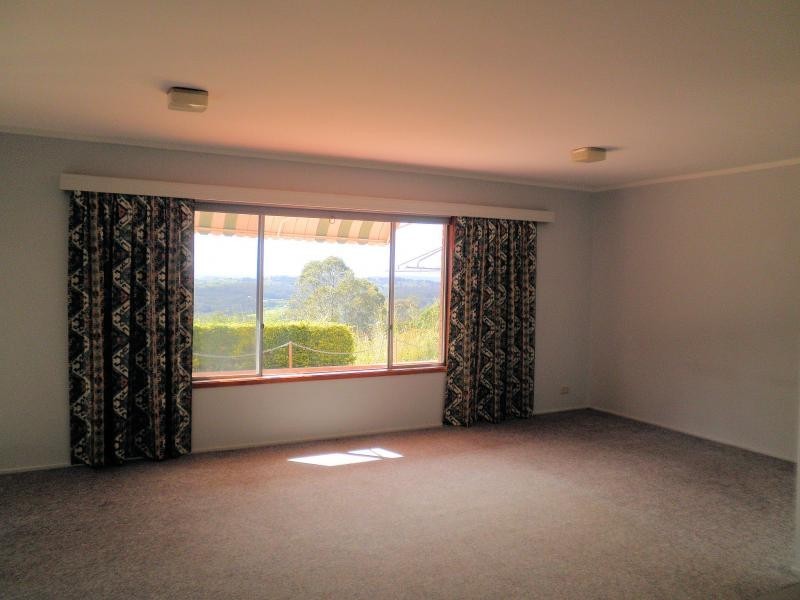 19 Flaxton Drive, Mapleton QLD 4560