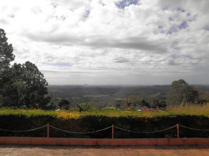 19 Flaxton Drive, Mapleton QLD 4560