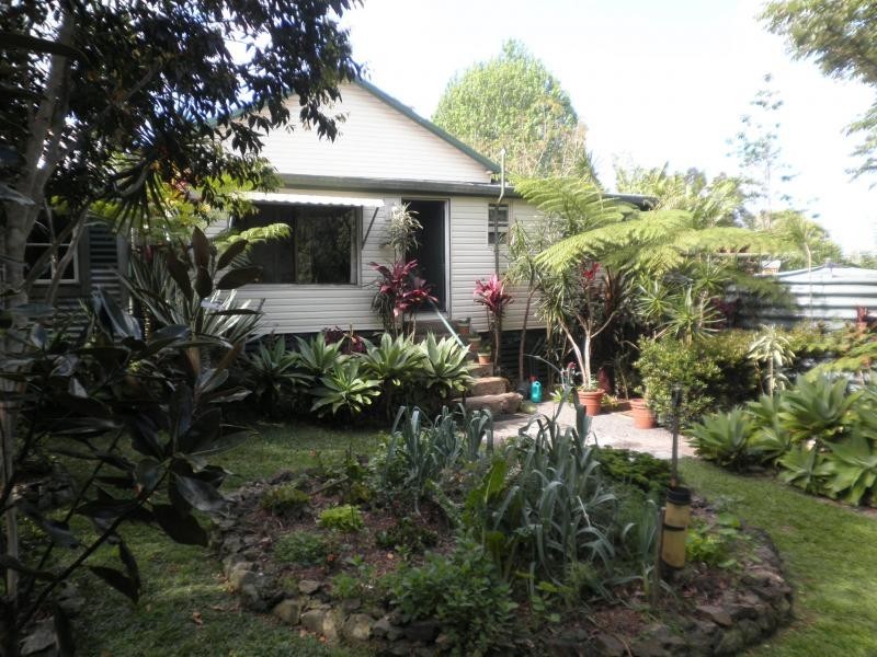 27 Delicia Road, Mapleton QLD 4560