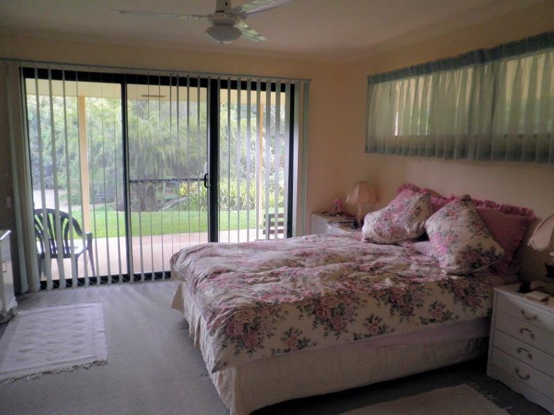 16 Rainbow Park Drive, Mapleton QLD 4560