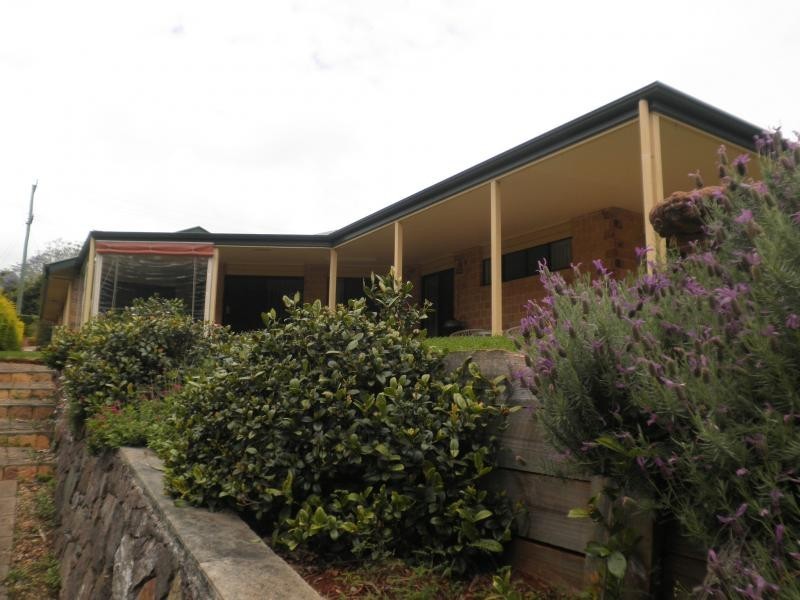 16 Rainbow Park Drive, Mapleton QLD 4560