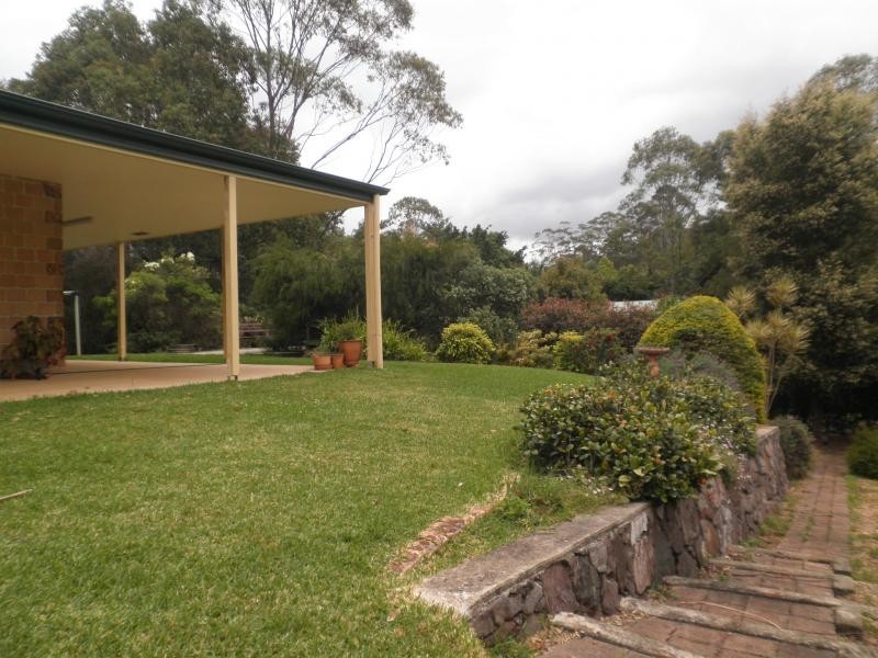 16 Rainbow Park Drive, Mapleton QLD 4560