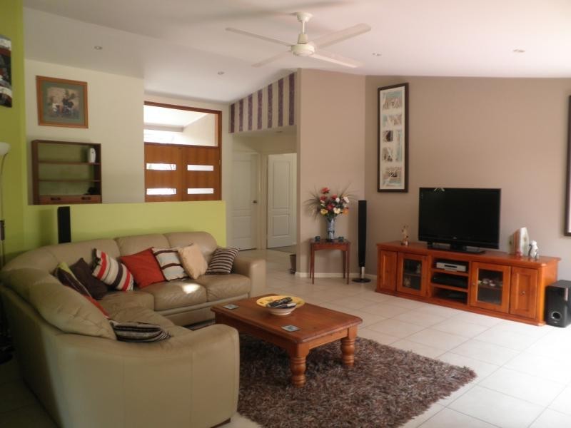 15 Meadowood Rise, Mapleton QLD 4560