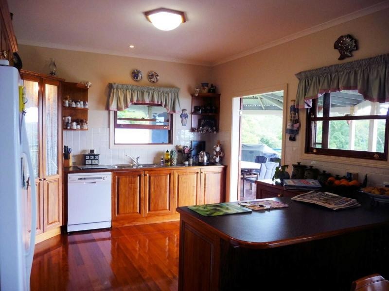 19 Ringwood Lane, Mapleton QLD 4560