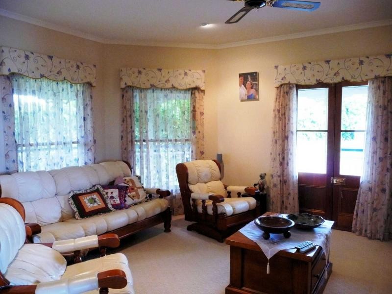 19 Ringwood Lane, Mapleton QLD 4560