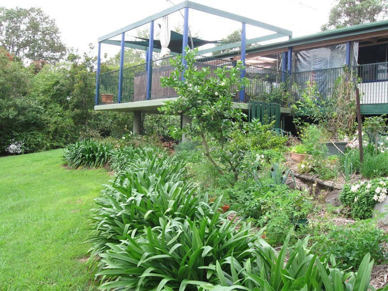 25 Angus Crescent, Kureelpa QLD 4560