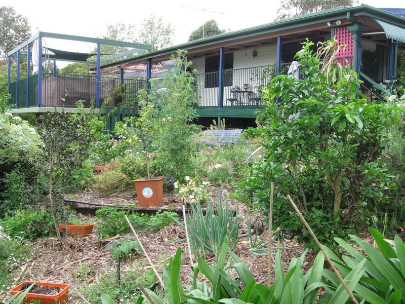 25 Angus Crescent, Kureelpa QLD 4560