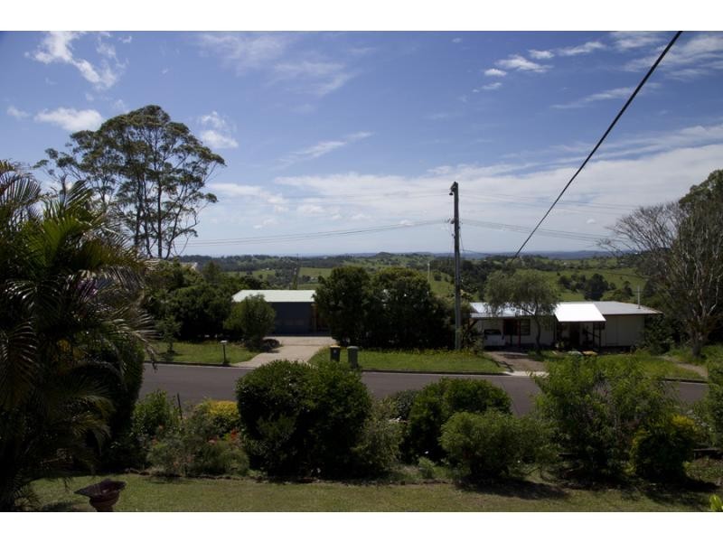 7 Maple Avenue, Mapleton QLD 4560