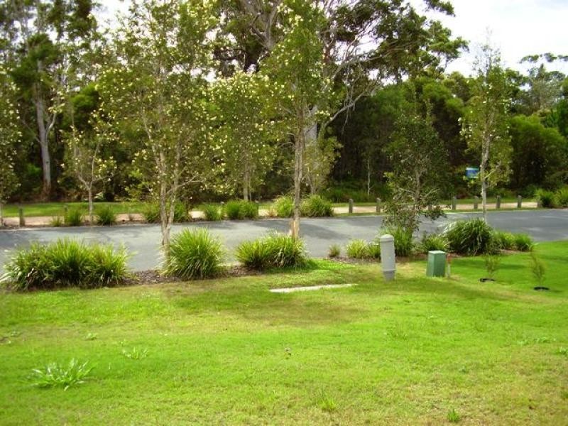 12 Creekside Esplanade, Cooloola Cove QLD 4580