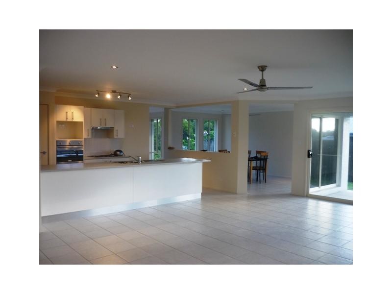 12 Creekside Esplanade, Cooloola Cove QLD 4580