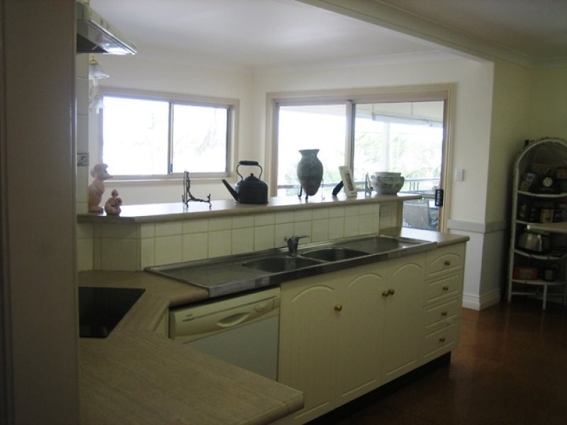 1 Emperor, Tin Can Bay QLD 4580
